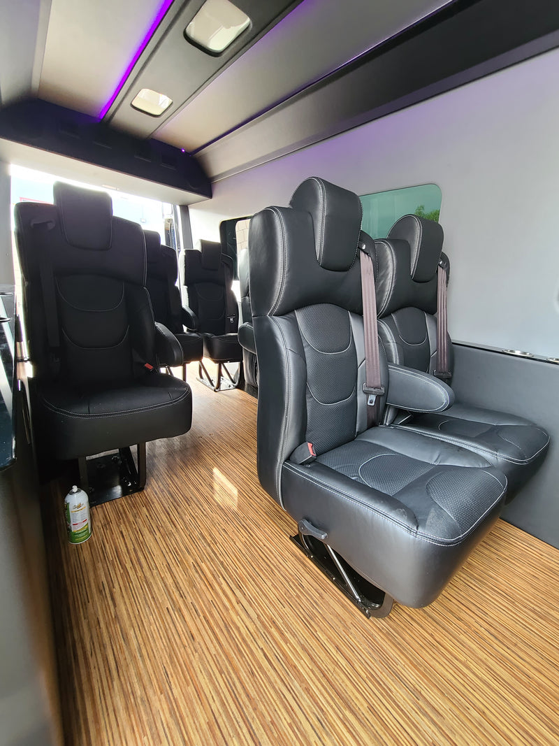 Vip Class Acts 18” VIP DIAMOND CLASS CAPTAIN SEAT | PEDESTAL BASE | BLACK LEATHER TOU
